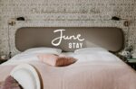 Schlafzimmer mit Weiß, Grau und Hellrosa