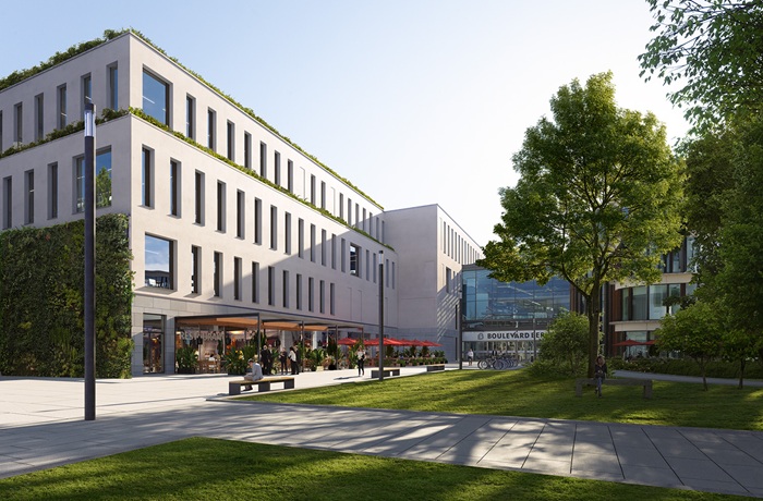 Vierstöckiges Gebäude mit Staffelgeschoss